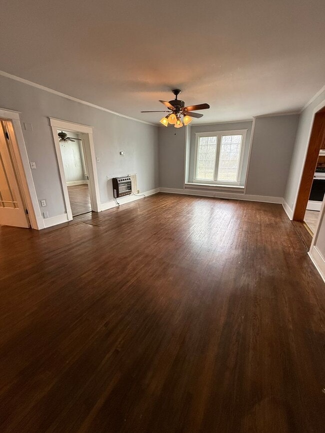 Building Photo - Main Street