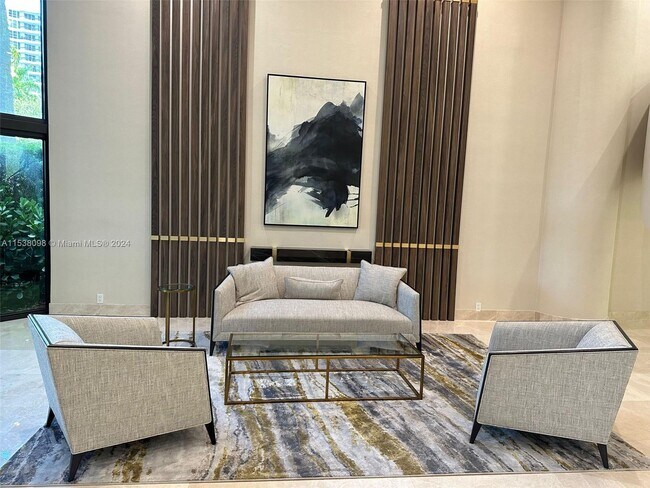 Foto del edificio - 3500 Mystic Pointe Dr