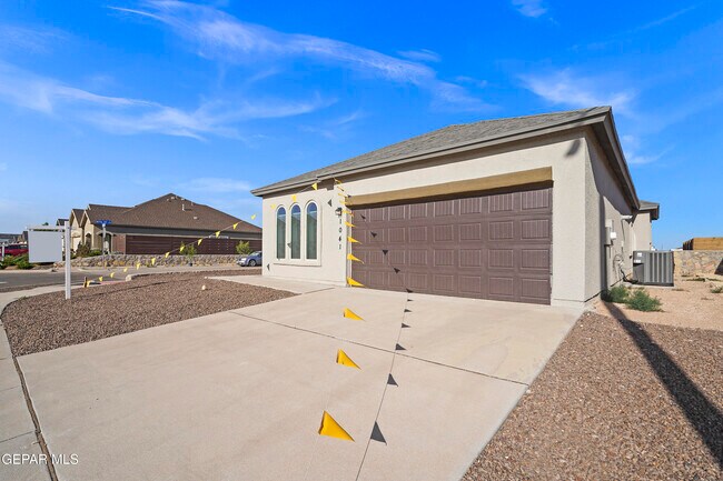 Foto del edificio - 1041 Summer Lake St