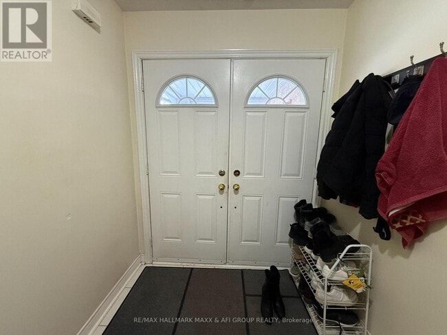 Building Photo - 40 Chatterson St