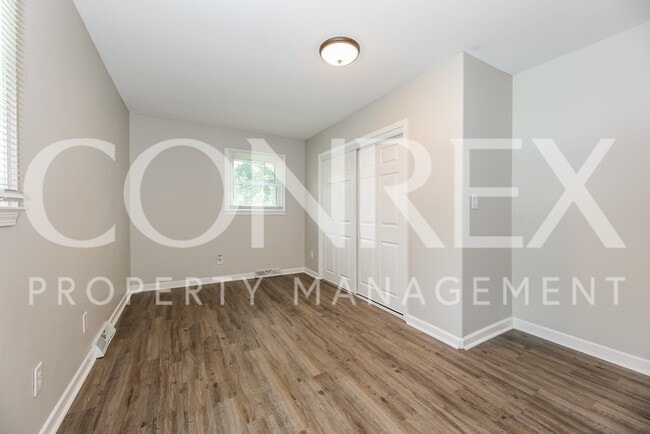 Building Photo - Charming Three Bedroom Home Now Available