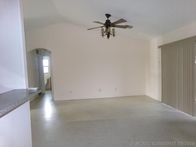 Foto del edificio - 1667 SW California Blvd