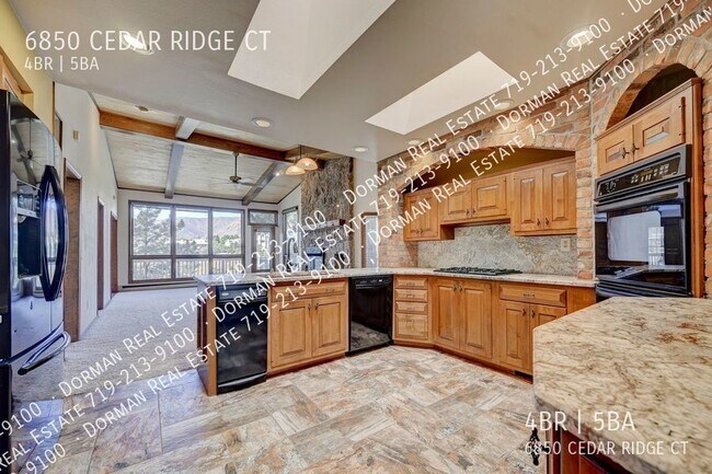 Foto del edificio - Mountain Views in Rockrimmon