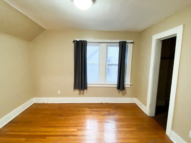 Building Photo - 279 Crum Ct