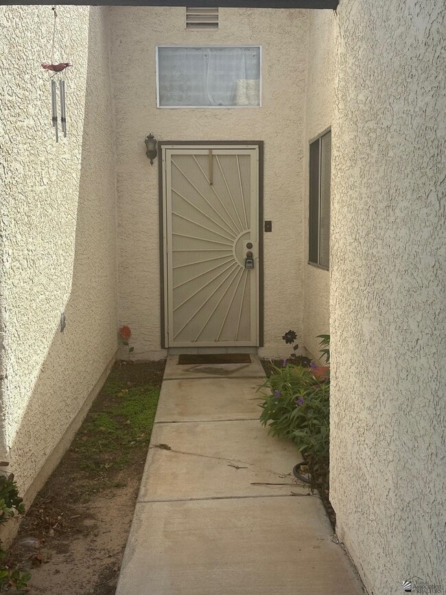 Building Photo - 1605 W Santa Maria Way