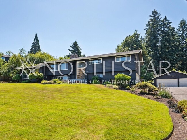 Building Photo - 860 S Skyland Dr