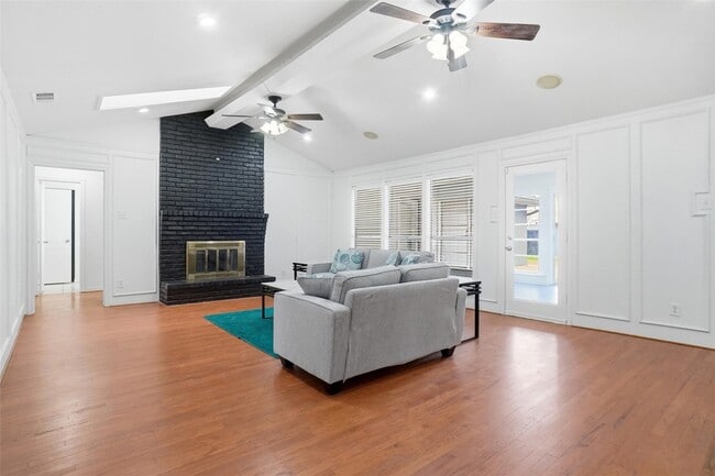 Photo - 1329 Mackie Dr House