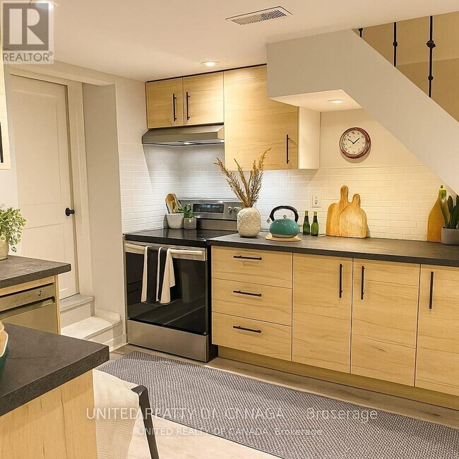 Building Photo - 126 Weldrick Rd W