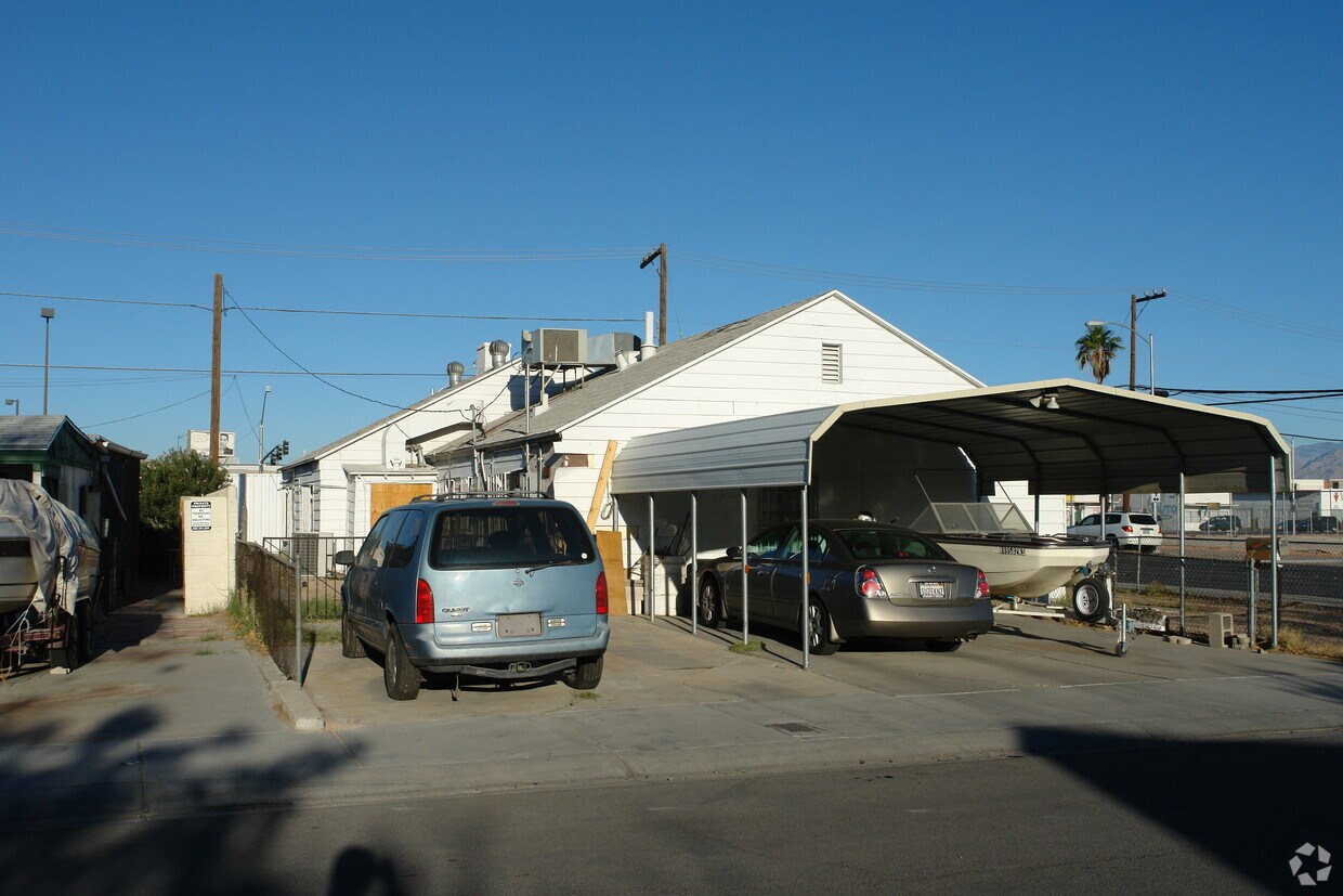 Building Photo - 10 Bonanza Rd