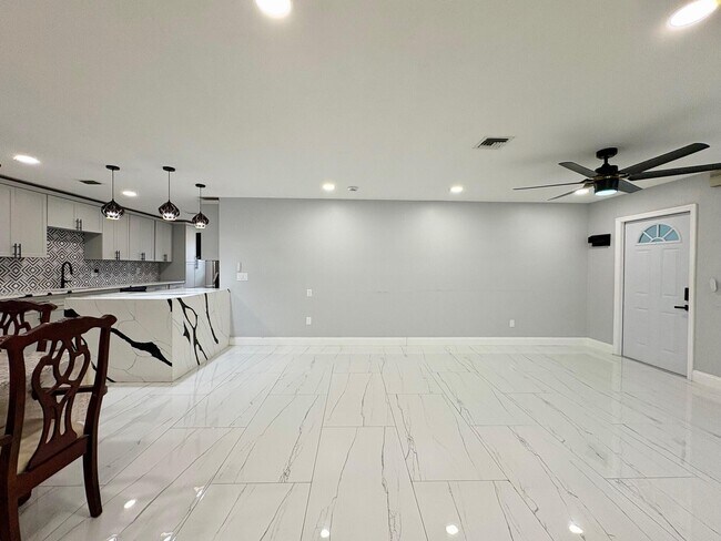 Foto del edificio - 1733 Sunset Ave