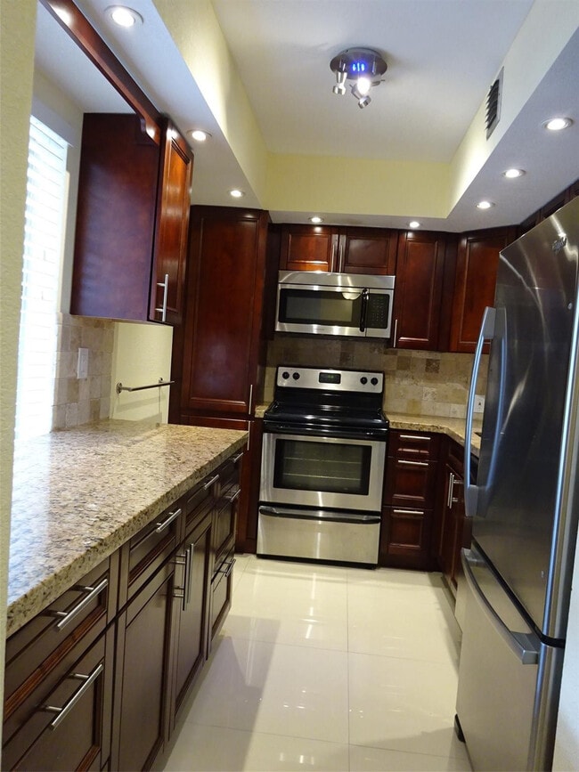 Foto del edificio - 2801 N Palm Aire Dr