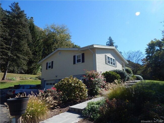 Foto del edificio - 967 Derby-Milford Rd