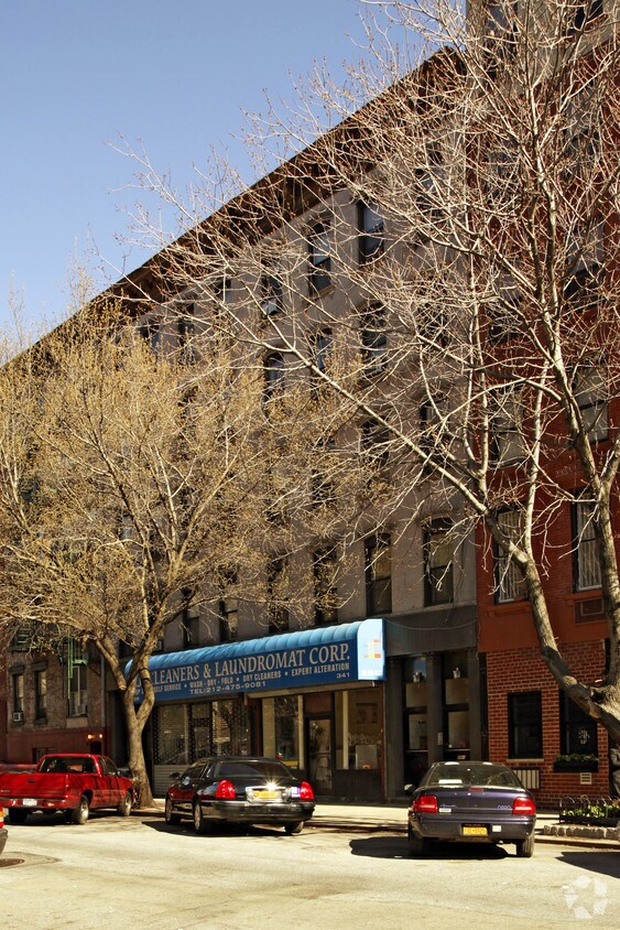 Building Photo - 341 E 5th St