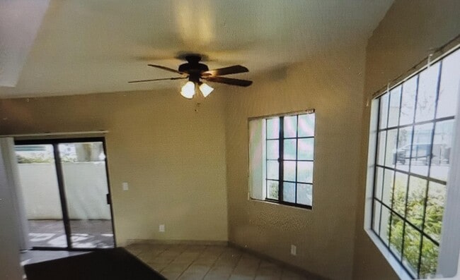 Área de comedor - 890 Castle Way Ct