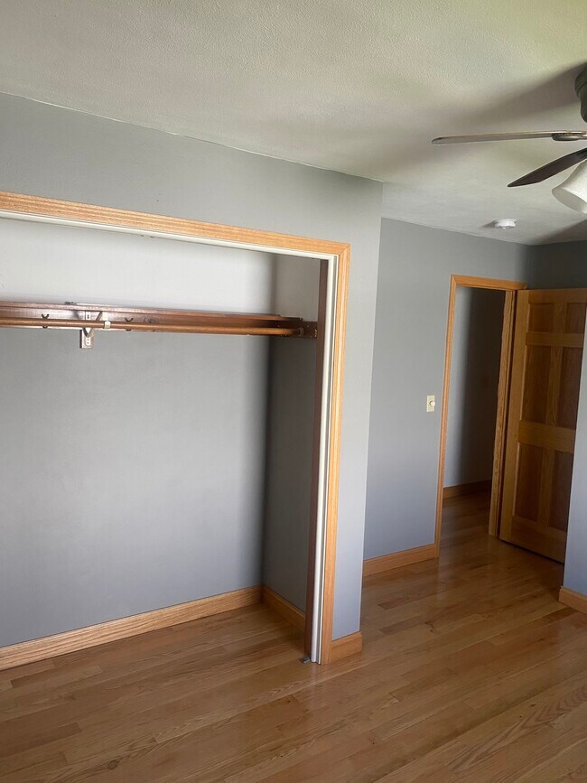 Foto del edificio - 928 E 8th St