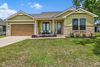 Building Photo - 224 Charli Cir