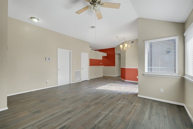 Building Photo - 16110 Springbank Dr