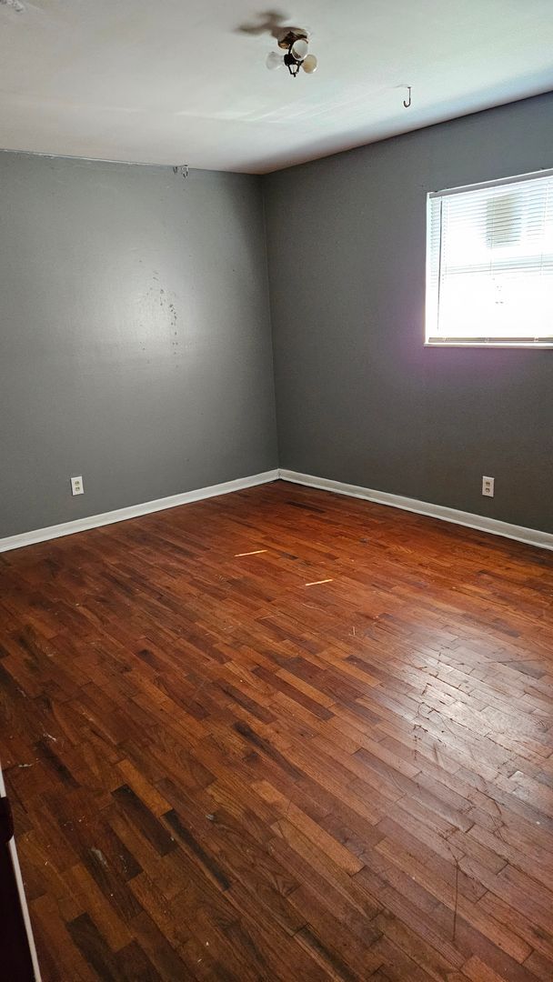 Foto del edificio - Freshly Updated 2BR! Everything on one level!