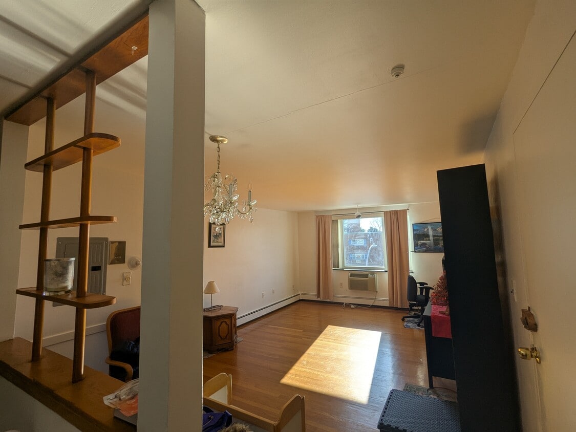 Primary Photo - 190 Mt Auburn St