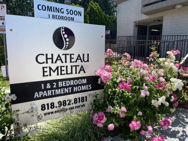 Building Photo - Chateau Emelita Apartments