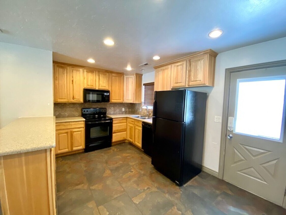 Primary Photo - SPACIOUS TOWNHOME AVAILABLE FOR RENT