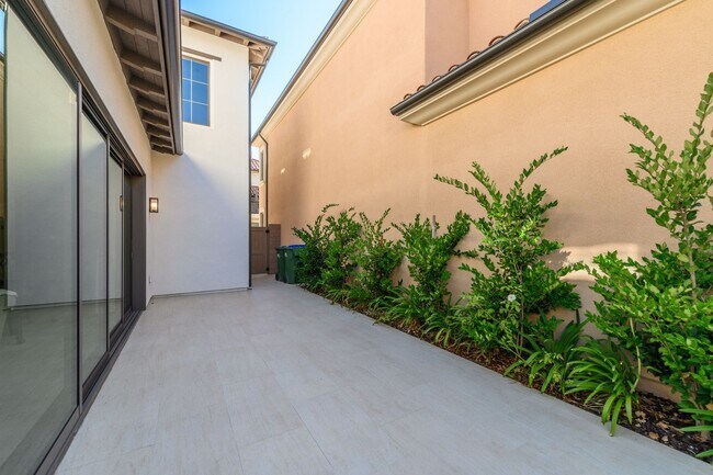 Foto del edificio - 3bedroom/3 bath/Gated Orchard Hill/Detache...