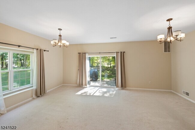 Foto del edificio - 45 Maple Ln