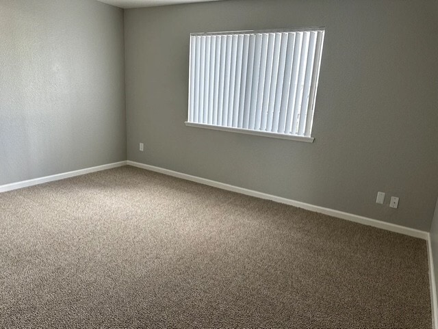 Building Photo - The Pointe Townhomes