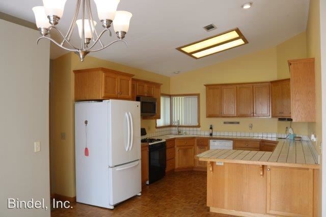 Building Photo - 3 br, 2 bath House - 2141 Pillor DR