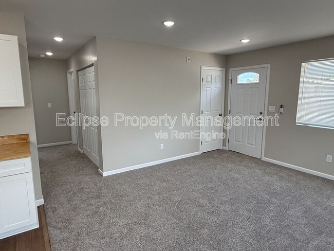 Building Photo - 2839 Elm Ave