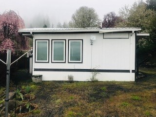 Building Photo - 104 Overlook Ln