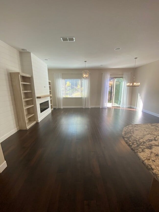 Building Photo - 2256 Ranch View Dr
