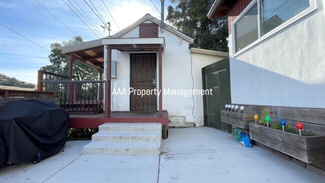 Building Photo - Crockett. 2 bedroom 1 bath detached home w...