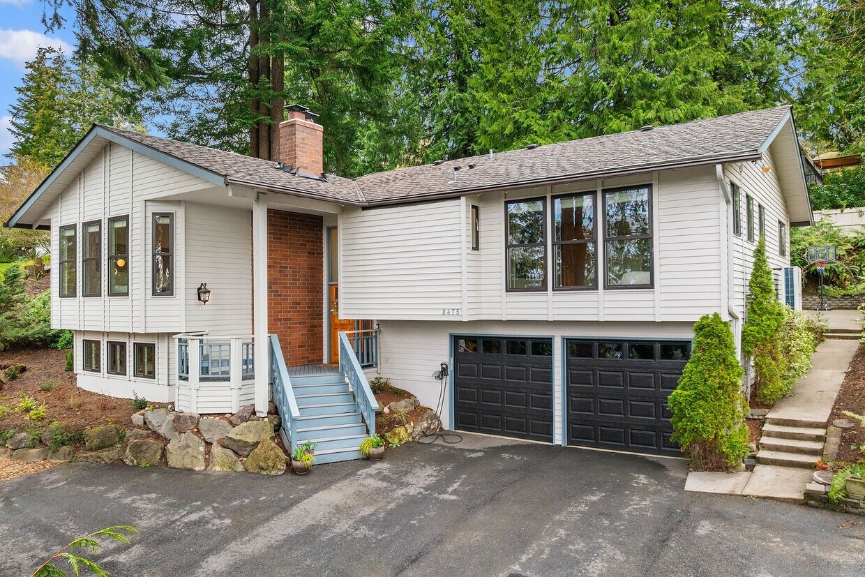 Primary Photo - Modern Elegance Meets Island Living! |8475...