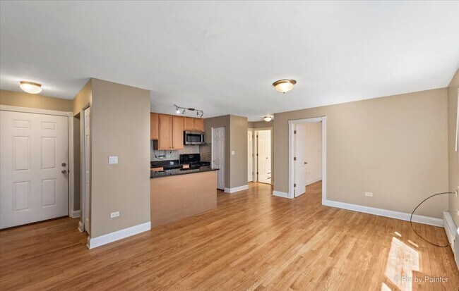 Foto del edificio - 7610 N Rogers Ave