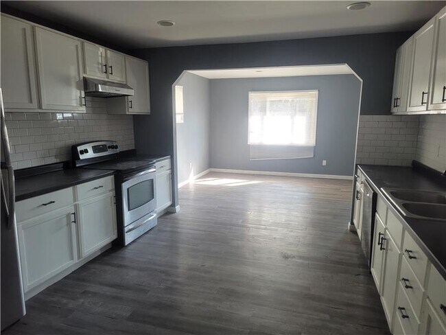 Foto del edificio - 3824 Brentwood Ct