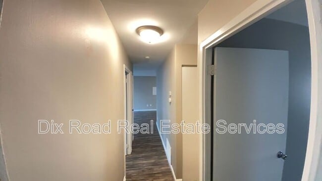 Foto del edificio - 10789 Sharondale Rd