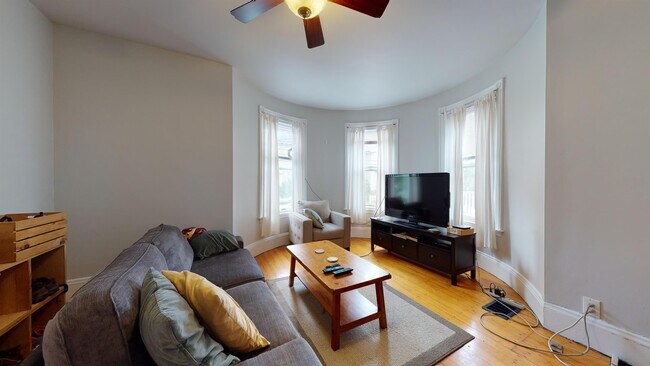 Foto del edificio - 9 Spring Park Ave