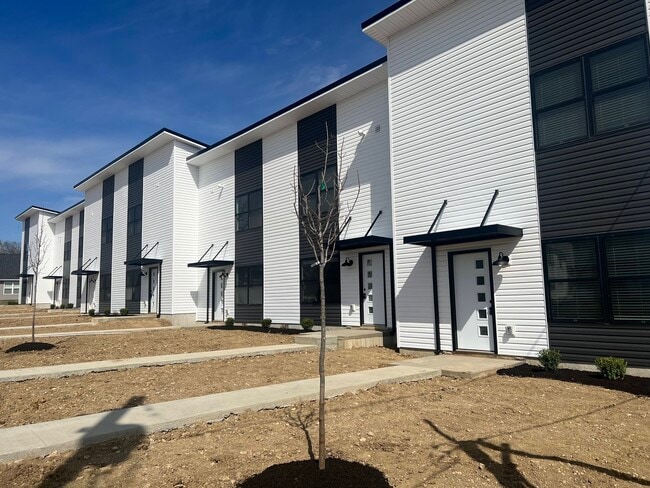 Building Photo - 1124 Winton Pl