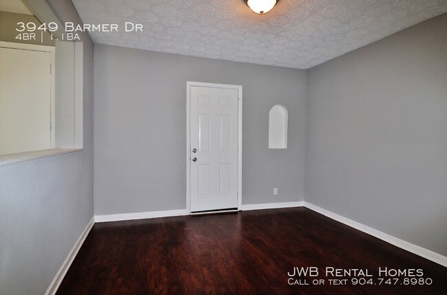 Building Photo - 3949 Barmer Dr