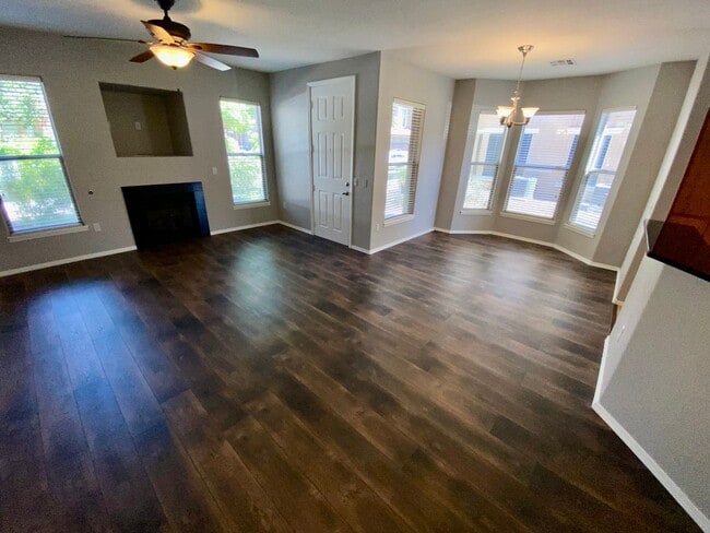 Photo - Spacious 2 Bedroom 2 Bath in Gated Renaiss... Apartment