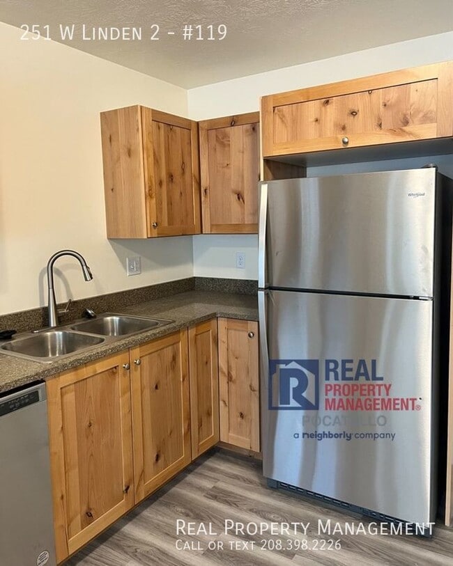 Building Photo - Brand New - 2 Bed 1 Bath apartment - Fiber...