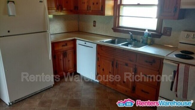 Building Photo - 3204 Aldersgate Dr