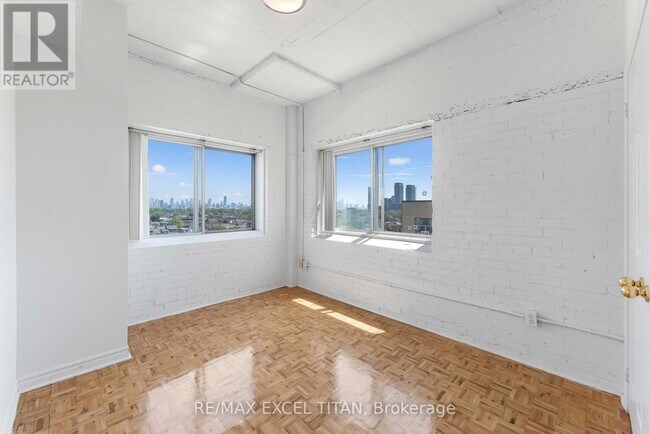 Photo du bâtiment - 1401 Dupont St