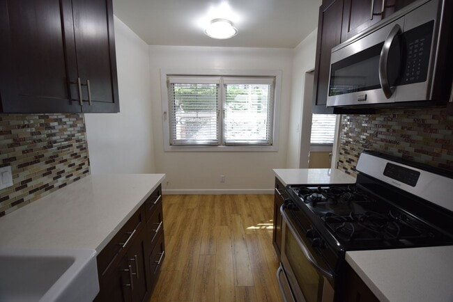 Building Photo - 11204 Peach Grove St