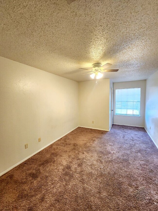 Foto del edificio - Affordable duplex in convenient location!