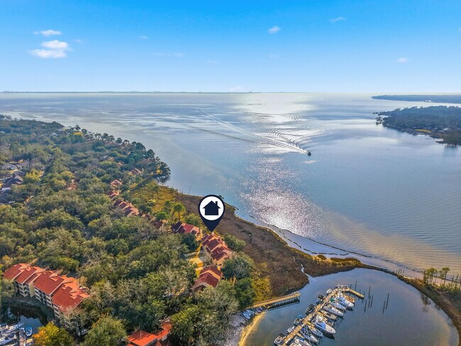 Building Photo - 7 Marina Cove Dr