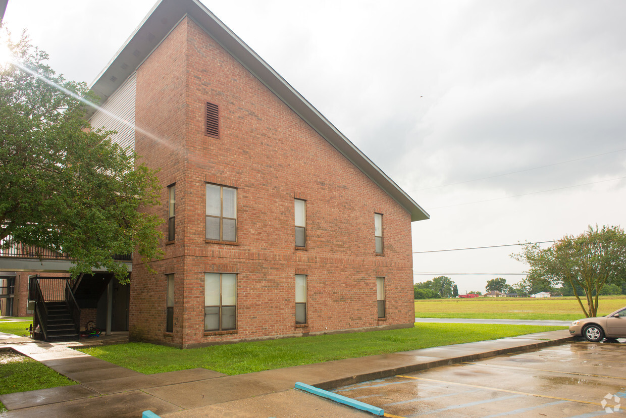 Building Photo - St Gabriel Apartments