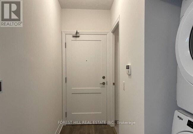 Building Photo - 30 Elm Dr W