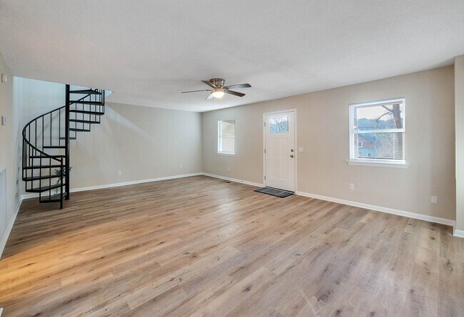 Building Photo - Adorable 3 BR 2 BA in Hixson